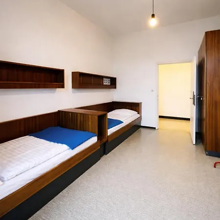 Numbr25 - Self Service & Budget 汽车旅馆 *